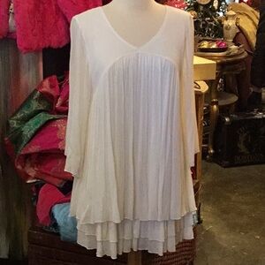Elegant White Pleated Women's Top